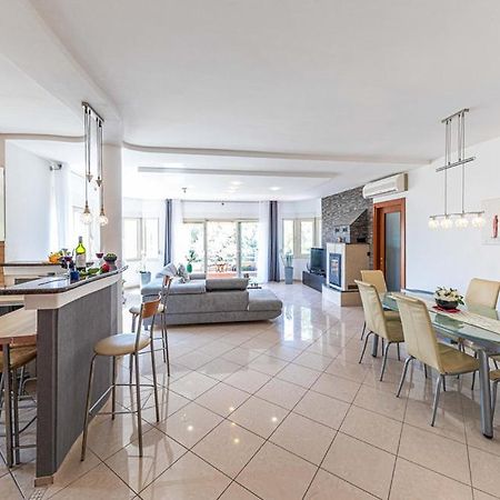 Luksuzna Villa Sa Privatnim Unutarnjim Bazenom Villa Garden Подстрана Екстер'єр фото